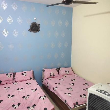Yashu Guest House Ujjain Esterno foto