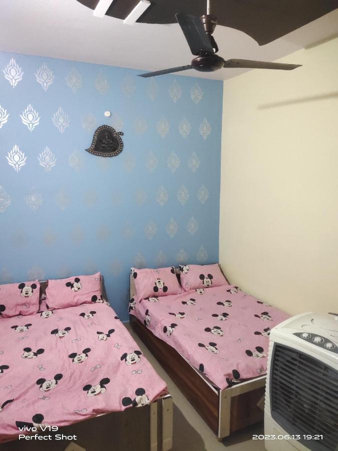 Yashu Guest House Ujjain Esterno foto